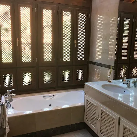 Alminar De Marbella, Escalera 911 * Marbella