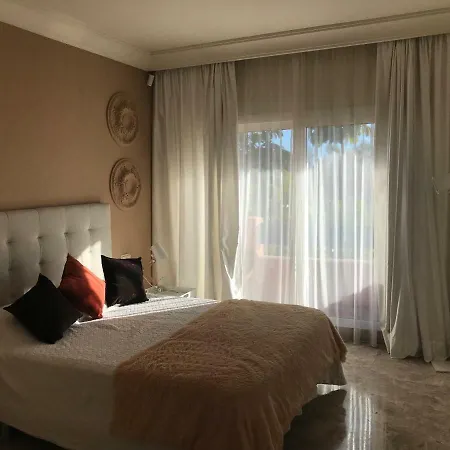 Alminar De Marbella, Escalera 911 Marbella