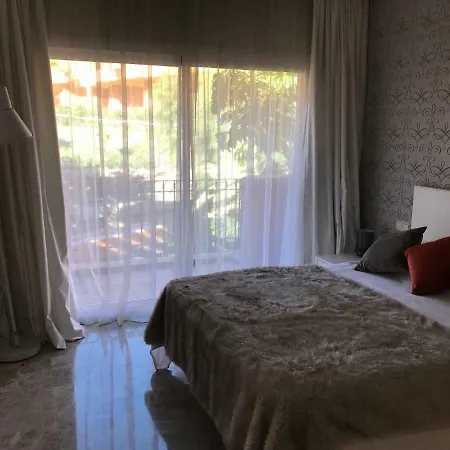 Alminar De Marbella, Escalera 911 *